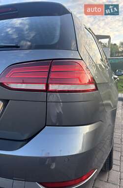 Универсал Volkswagen Golf 2018 в 