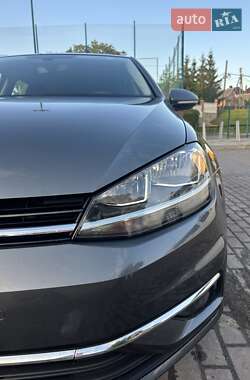 Универсал Volkswagen Golf 2018 в 
