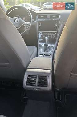 Универсал Volkswagen Golf 2018 в 