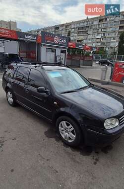 Универсал Volkswagen Golf 2001 в Киеве
