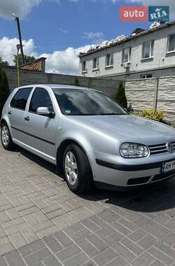 Хетчбек Volkswagen Golf 2002 в Козятині
