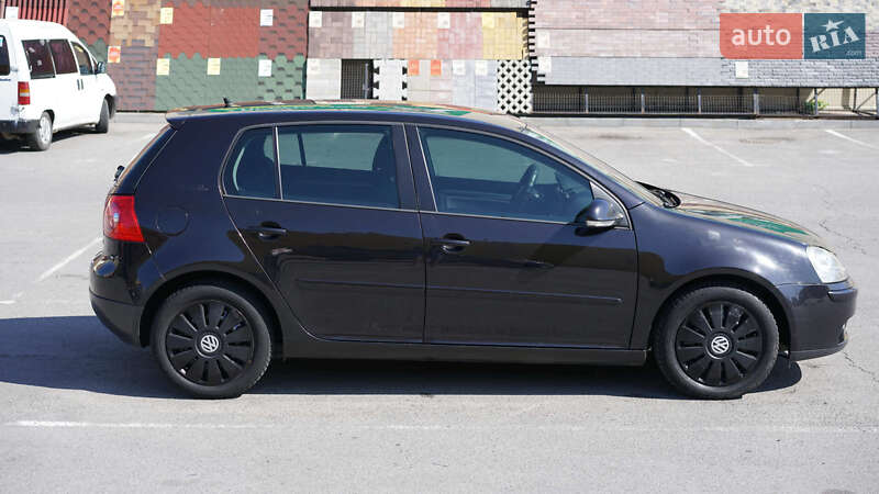 Хетчбек Volkswagen Golf 2006 в Житомирі
