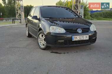 Хэтчбек Volkswagen Golf 2006 в Дубно