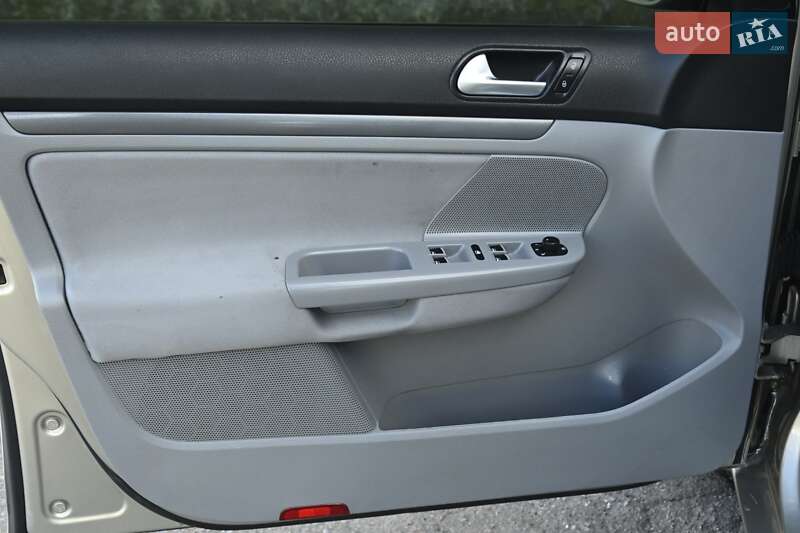 Універсал Volkswagen Golf 2008 в Бердичеві