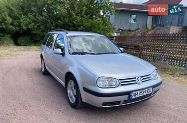 Универсал Volkswagen Golf 2004 в Овруче