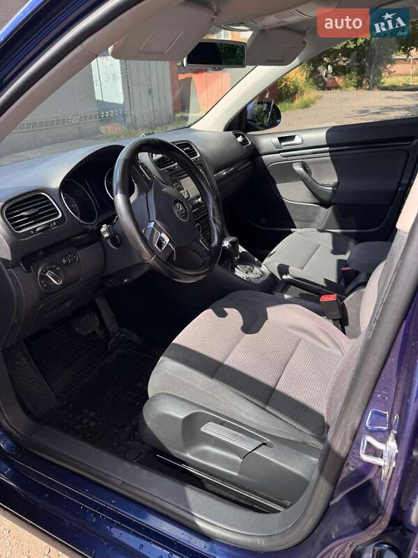 Універсал Volkswagen Golf 2010 в Умані