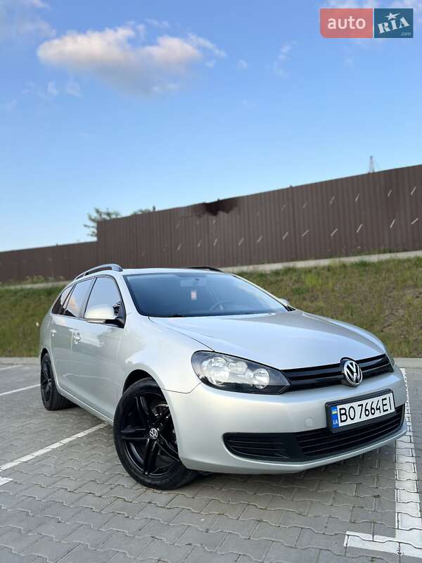 Универсал Volkswagen Golf 2010 в Тернополе