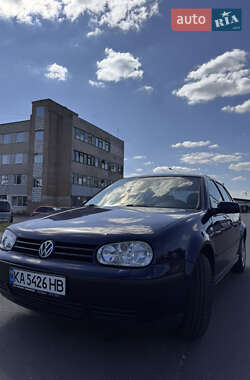 Хэтчбек Volkswagen Golf 2001 в Василькове