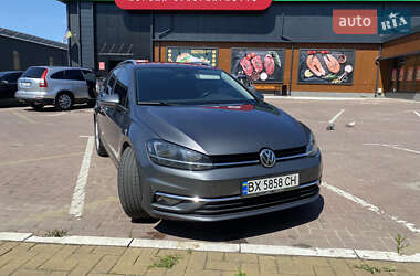 Універсал Volkswagen Golf 2017 в Хмельницькому