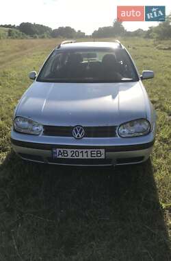 Універсал Volkswagen Golf 2004 в Вінниці