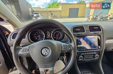 Універсал Volkswagen Golf 2010 в 