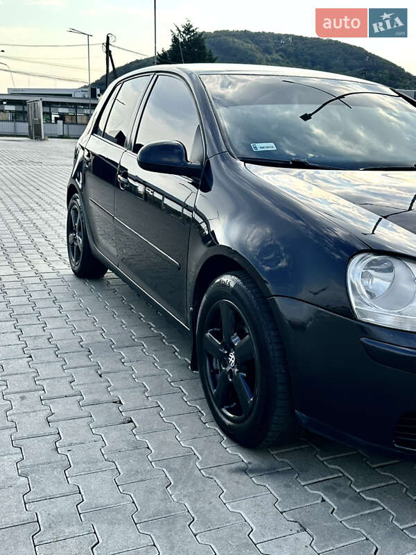 Хетчбек Volkswagen Golf 2006 в Мукачевому