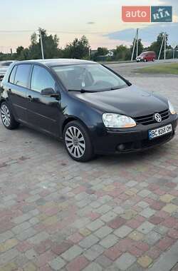 Хетчбек Volkswagen Golf 2004 в Яворові