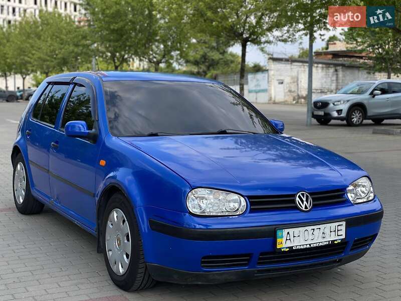 Хетчбек Volkswagen Golf 1999 в Дніпрі