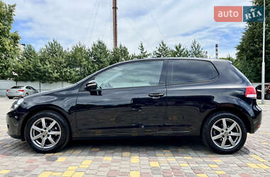 Хэтчбек Volkswagen Golf 2009 в 