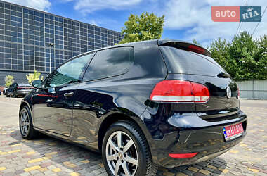 Хэтчбек Volkswagen Golf 2009 в 