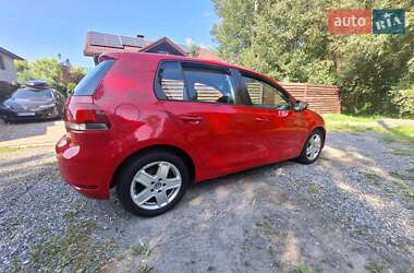Хетчбек Volkswagen Golf 2011 в 