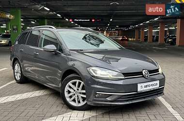 Універсал Volkswagen Golf 2017 в Києві
