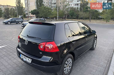 Хетчбек Volkswagen Golf 2009 в 