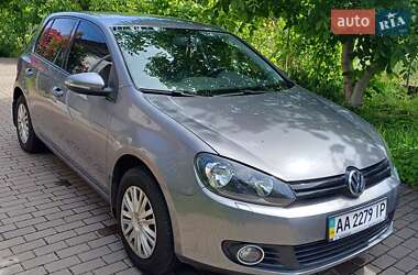 Хетчбек Volkswagen Golf 2009 в Києві