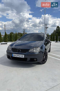 Хетчбек Volkswagen Golf 2008 в Звягелі