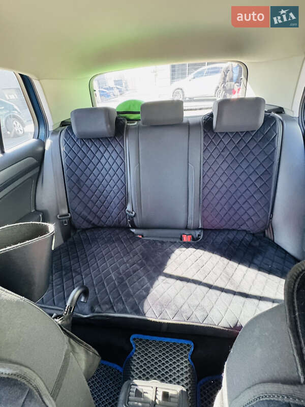 Хетчбек Volkswagen Golf 2012 в Одесі