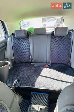 Хэтчбек Volkswagen Golf 2012 в 