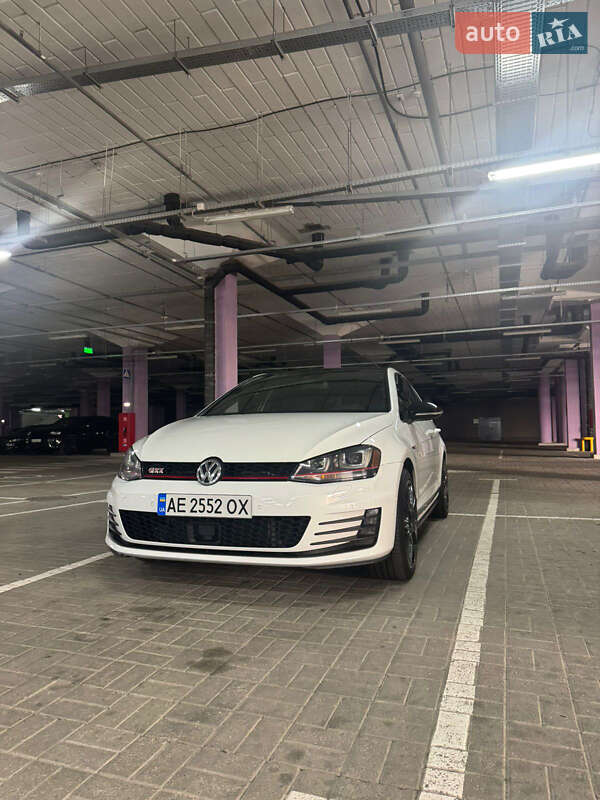 Volkswagen Golf 2016