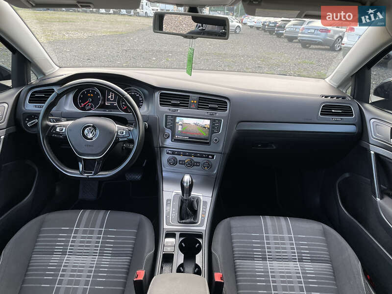 Хэтчбек Volkswagen Golf 2016 в Хусте