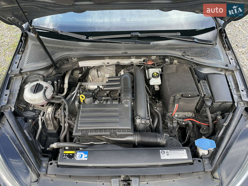 Хэтчбек Volkswagen Golf 2016 в Хусте