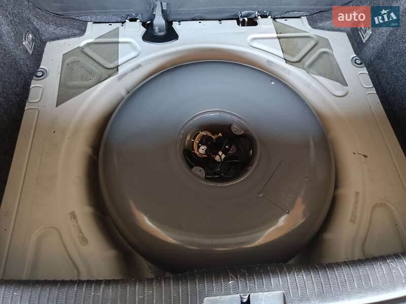 Хэтчбек Volkswagen Golf 2009 в Луцке фото 4 Хэтчбек Volkswagen Golf 2009 в Луцке