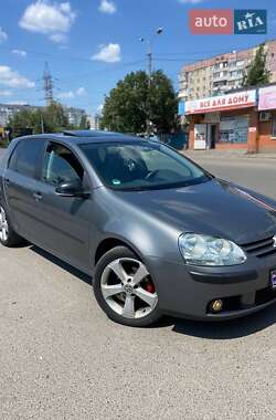 Хэтчбек Volkswagen Golf 2005 в Днепре
