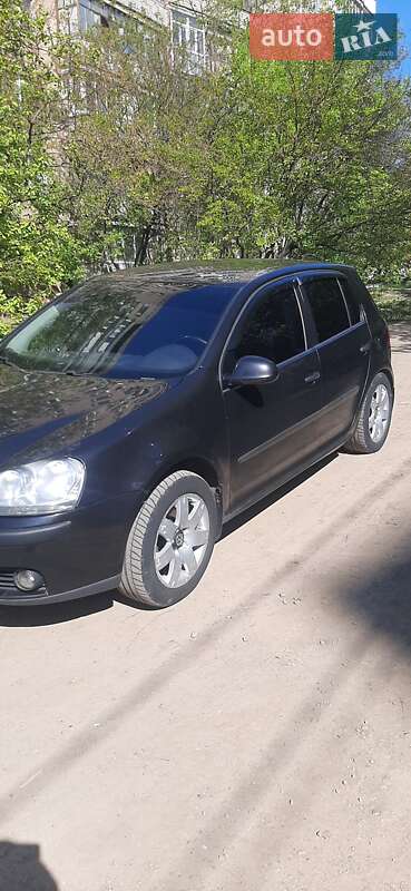 Хэтчбек Volkswagen Golf 2006 в Славянске