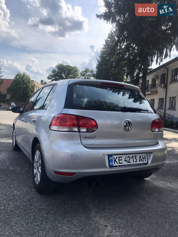 Хетчбек Volkswagen Golf 2009 в Валках