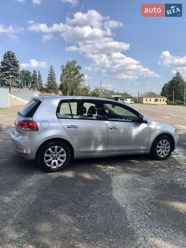 Хетчбек Volkswagen Golf 2009 в Валках