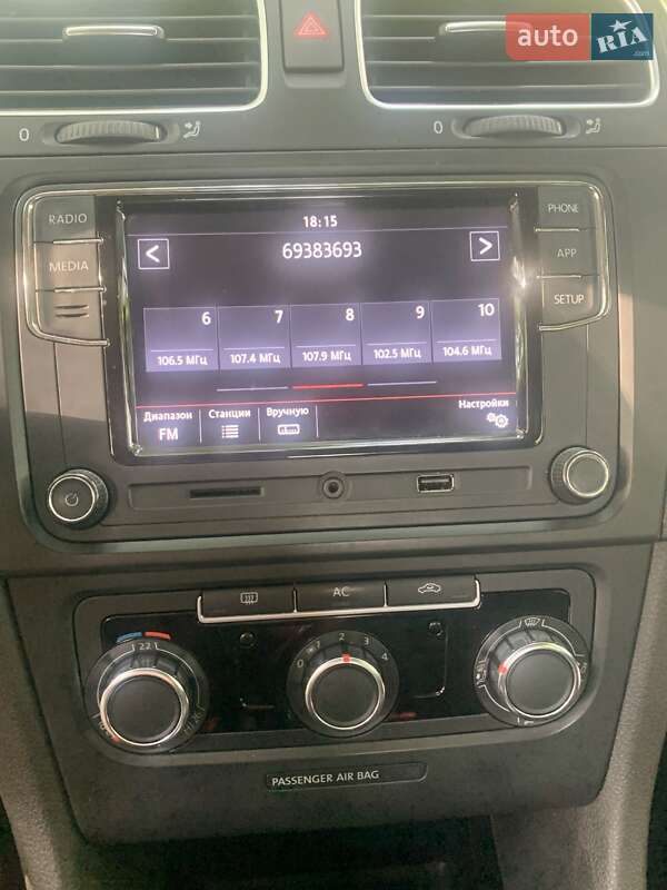 Хэтчбек Volkswagen Golf 2009 в Виннице