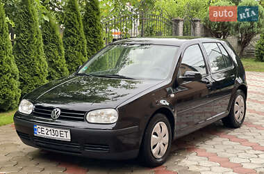 Хетчбек Volkswagen Golf 2001 в Чернівцях