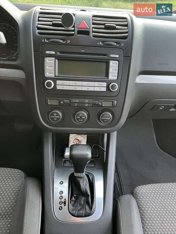 Универсал Volkswagen Golf 2008 в Нетешине