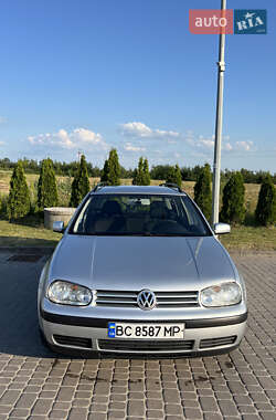 Універсал Volkswagen Golf 2001 в Городку