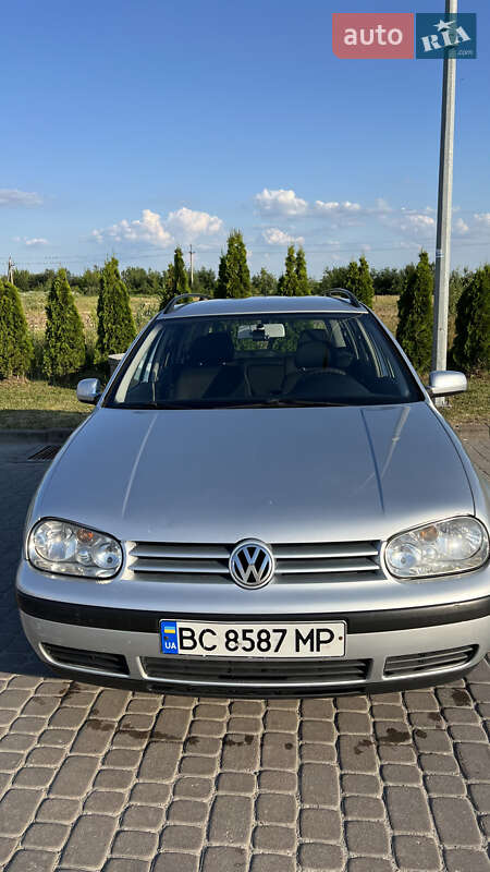 Універсал Volkswagen Golf 2001 в Городку