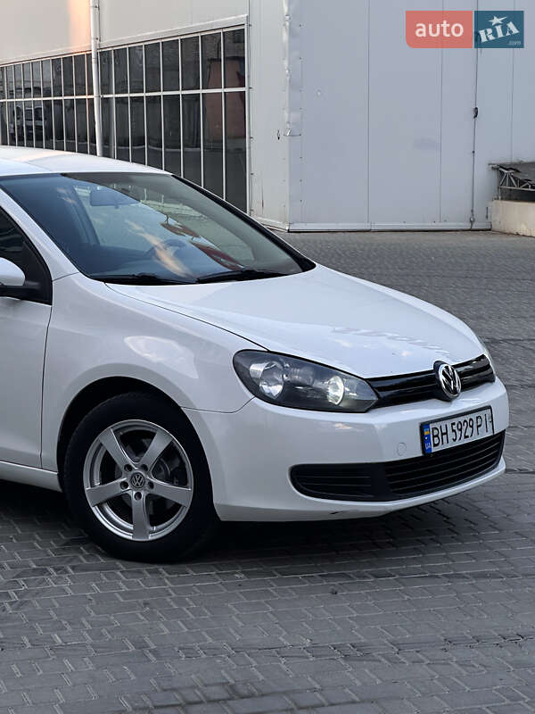 Хэтчбек Volkswagen Golf 2009 в Одессе