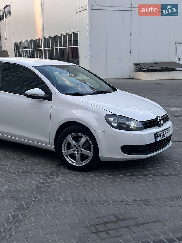 Хэтчбек Volkswagen Golf 2009 в Одессе