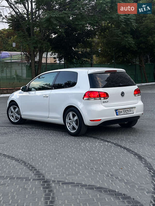 Хэтчбек Volkswagen Golf 2009 в Одессе
