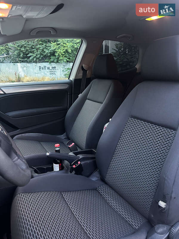 Хэтчбек Volkswagen Golf 2009 в Одессе