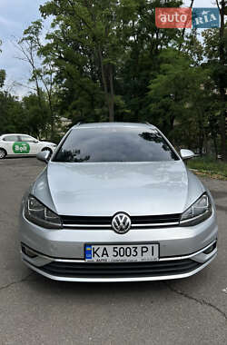 Универсал Volkswagen Golf 2020 в Киеве