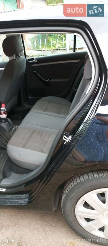 Хетчбек Volkswagen Golf 2006 в Коростені