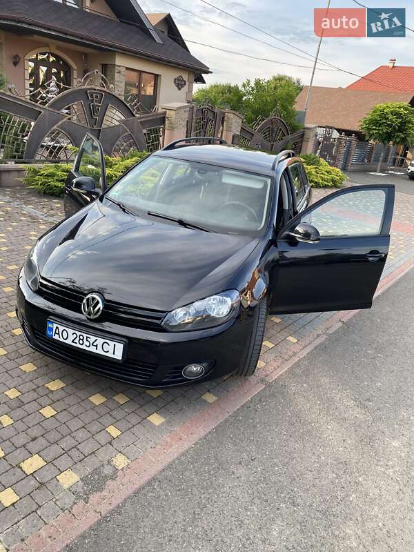 Универсал Volkswagen Golf 2012 в Ужгороде