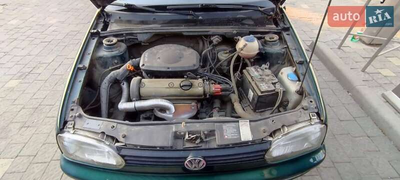 Хетчбек Volkswagen Golf 1996 в Ужгороді
