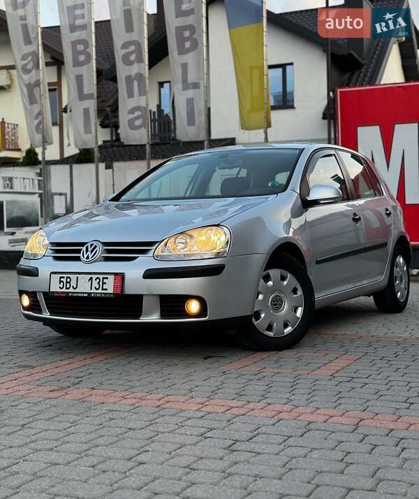Хетчбек Volkswagen Golf 2005 в Тернополі