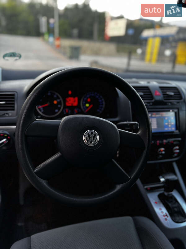 Хетчбек Volkswagen Golf 2005 в Тернополі